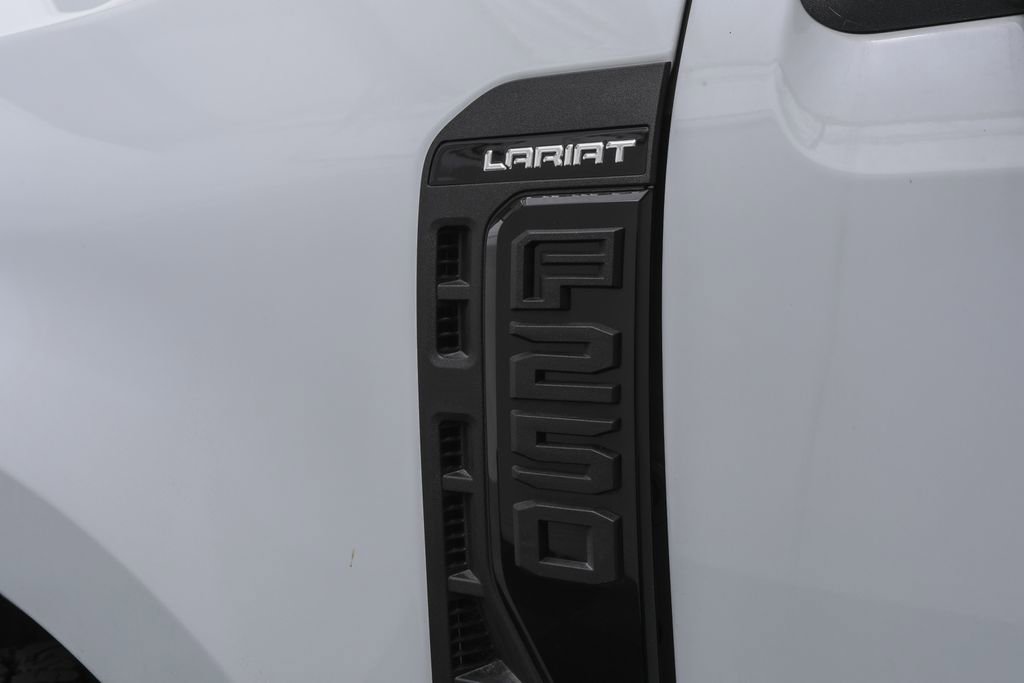 2025 Ford F-250 Lariat photo 6
