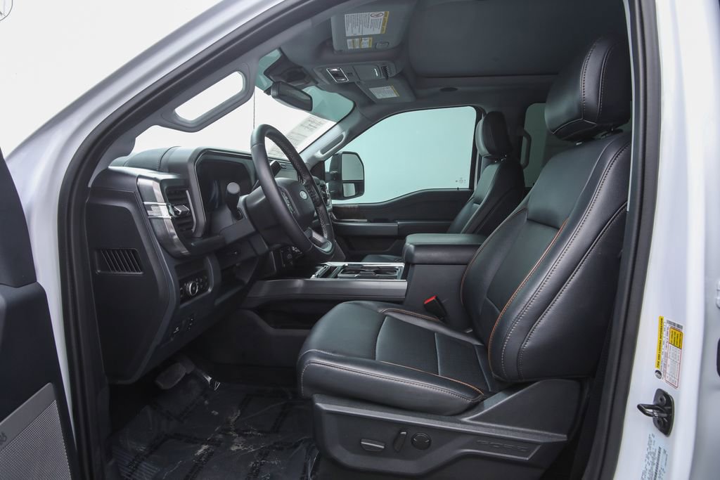 2025 Ford F-250 Lariat photo 8