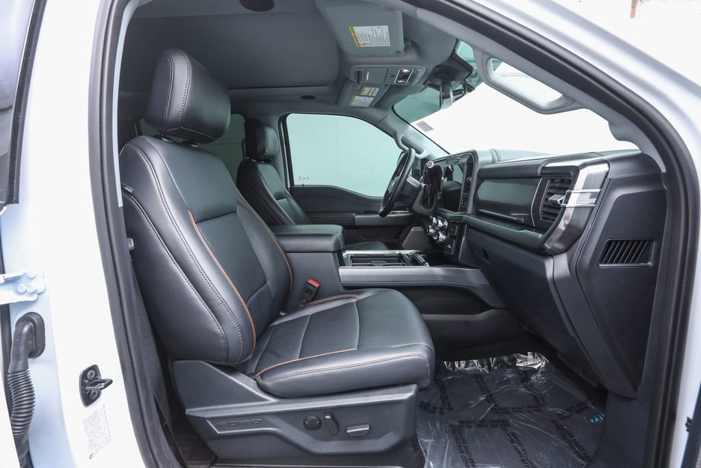 2025 Ford F-250 Lariat photo 18