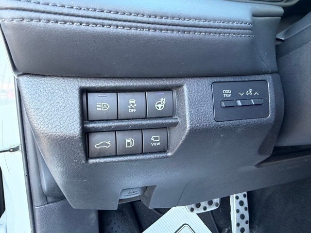 2019 Toyota Avalon Touring photo 17