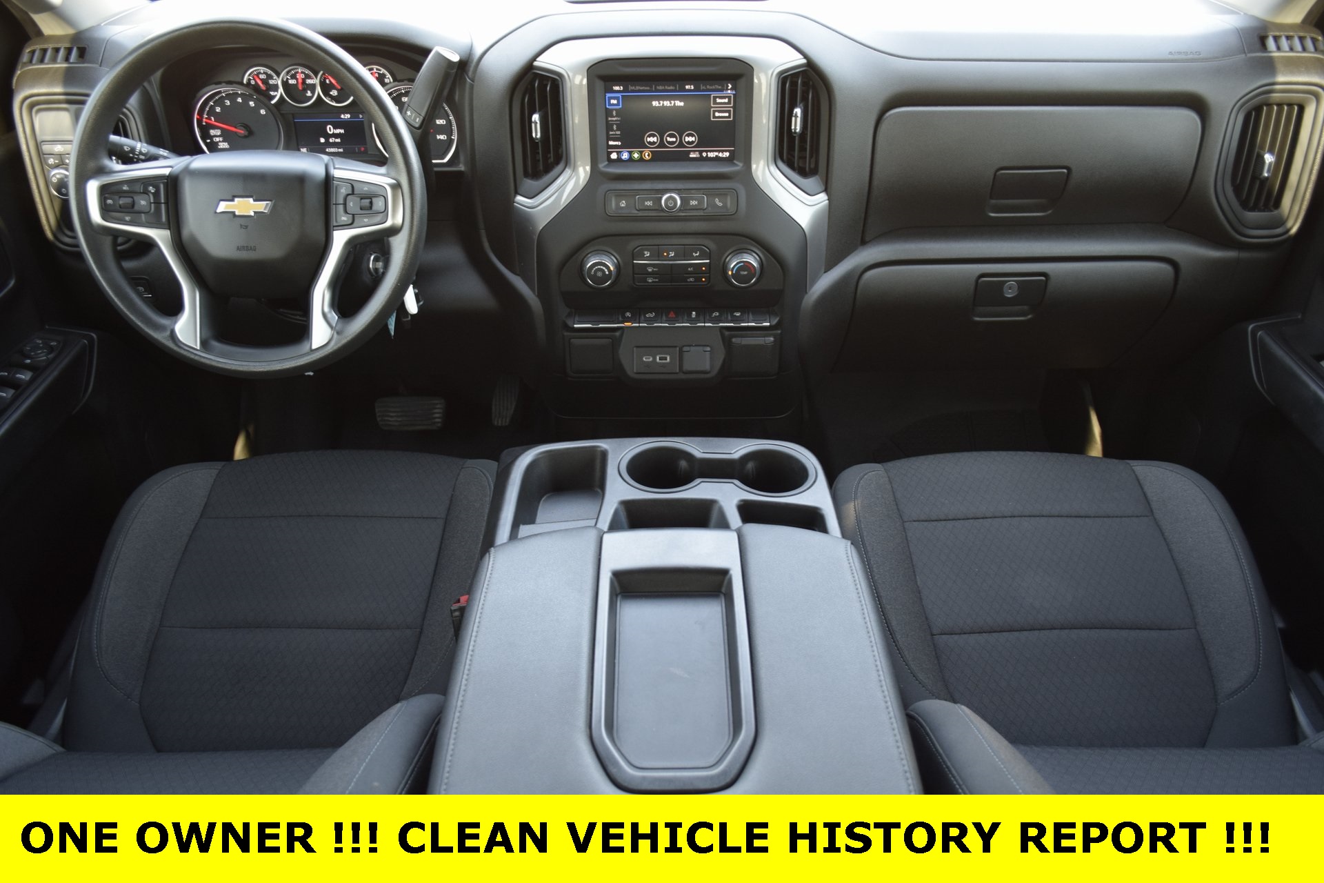 2022 Chevrolet Silverado 1500 Custom photo 2