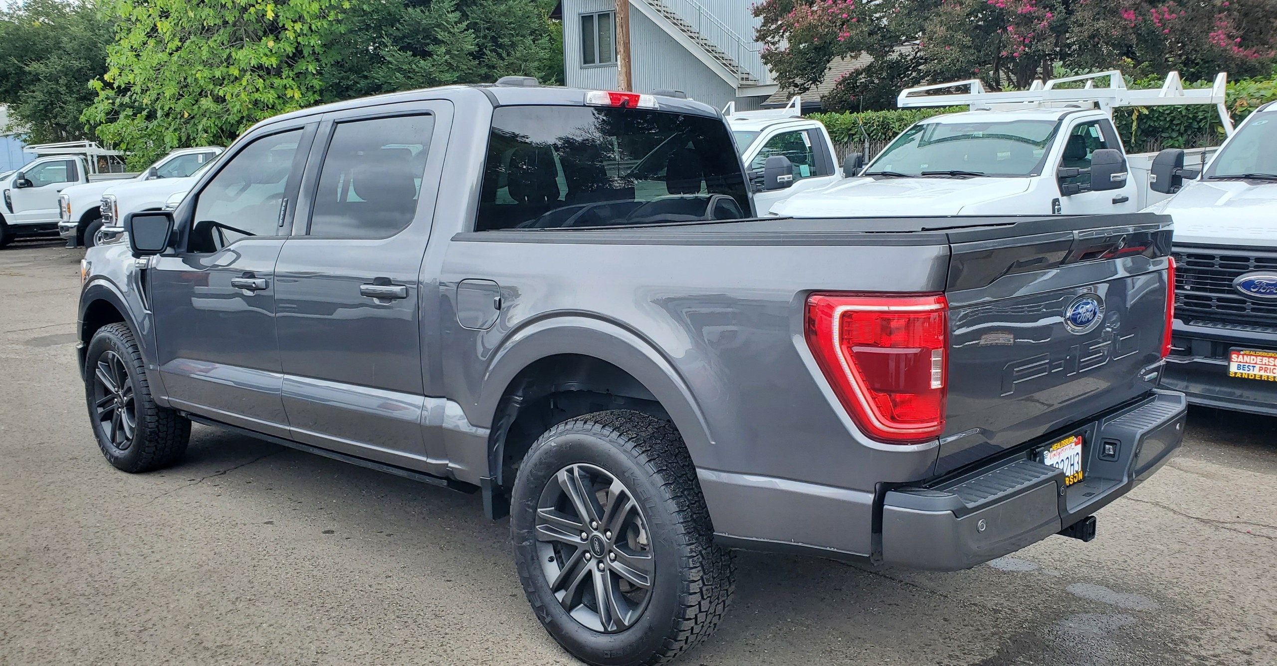 2021 Ford F-150 XLT photo 2
