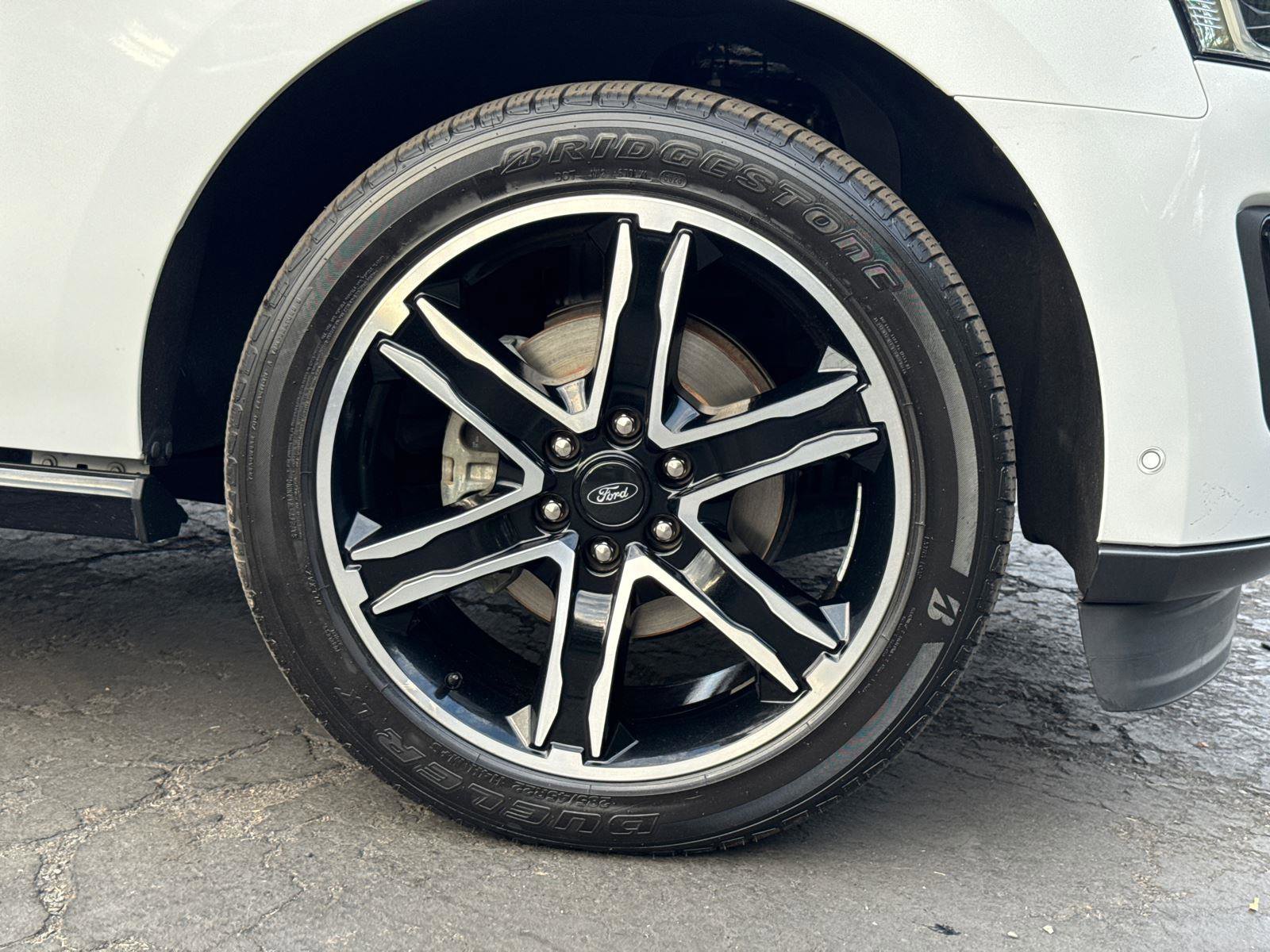 2019 Ford Expedition Limited photo 6