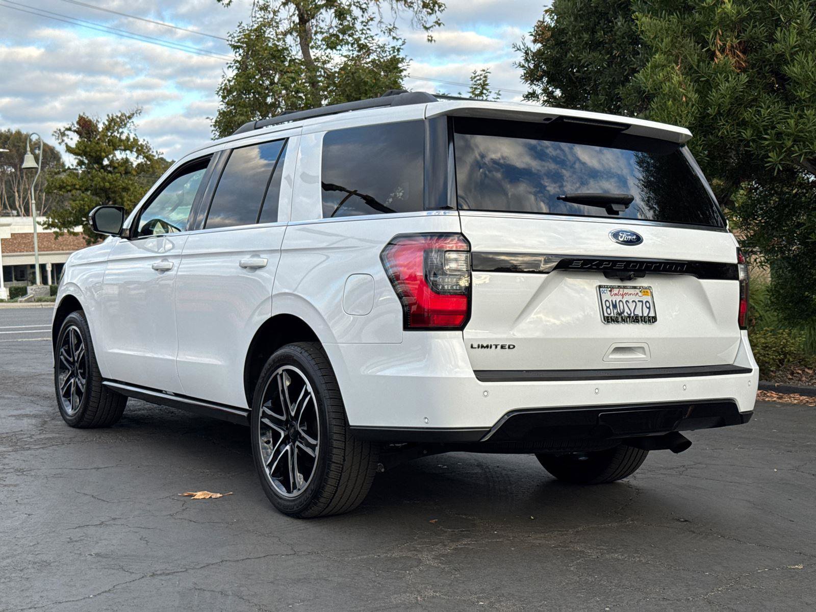 2019 Ford Expedition Limited photo 11