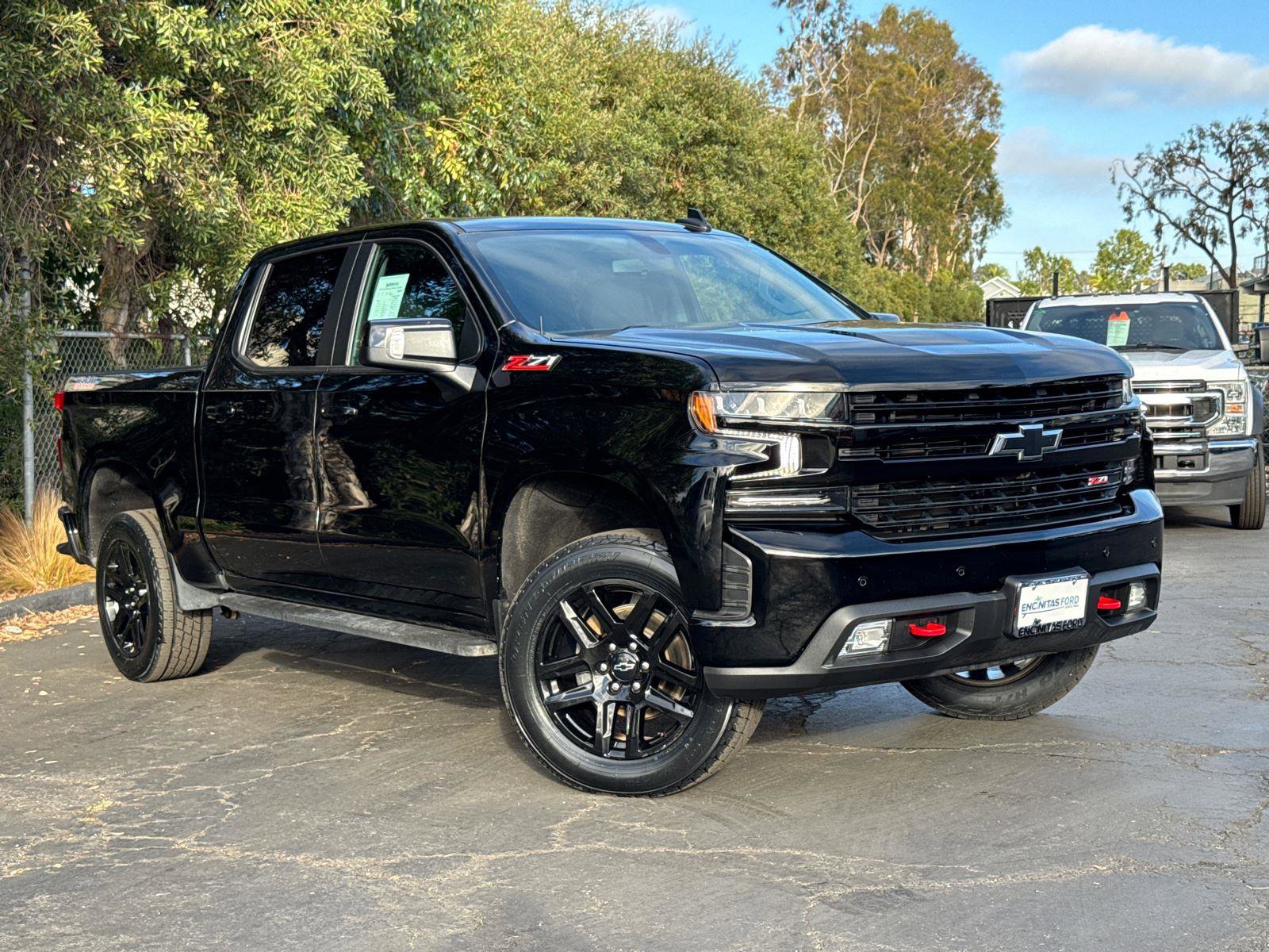 2022 Chevrolet Silverado 1500 LT Trail Boss photo 2