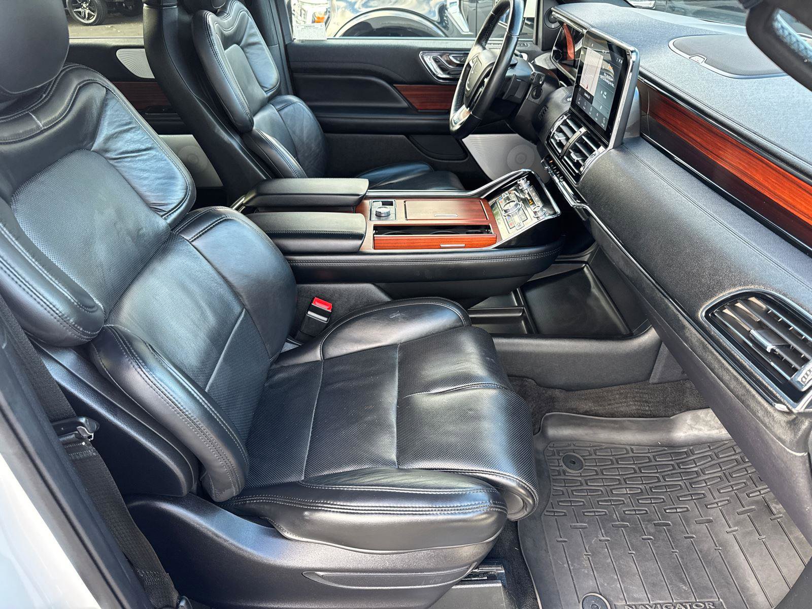 2020 Lincoln Navigator Reserve photo 16