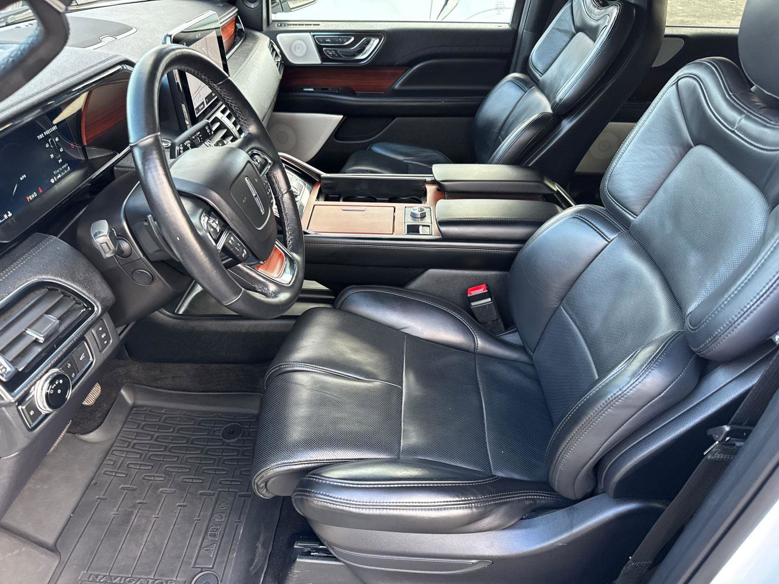 2020 Lincoln Navigator Reserve photo 25
