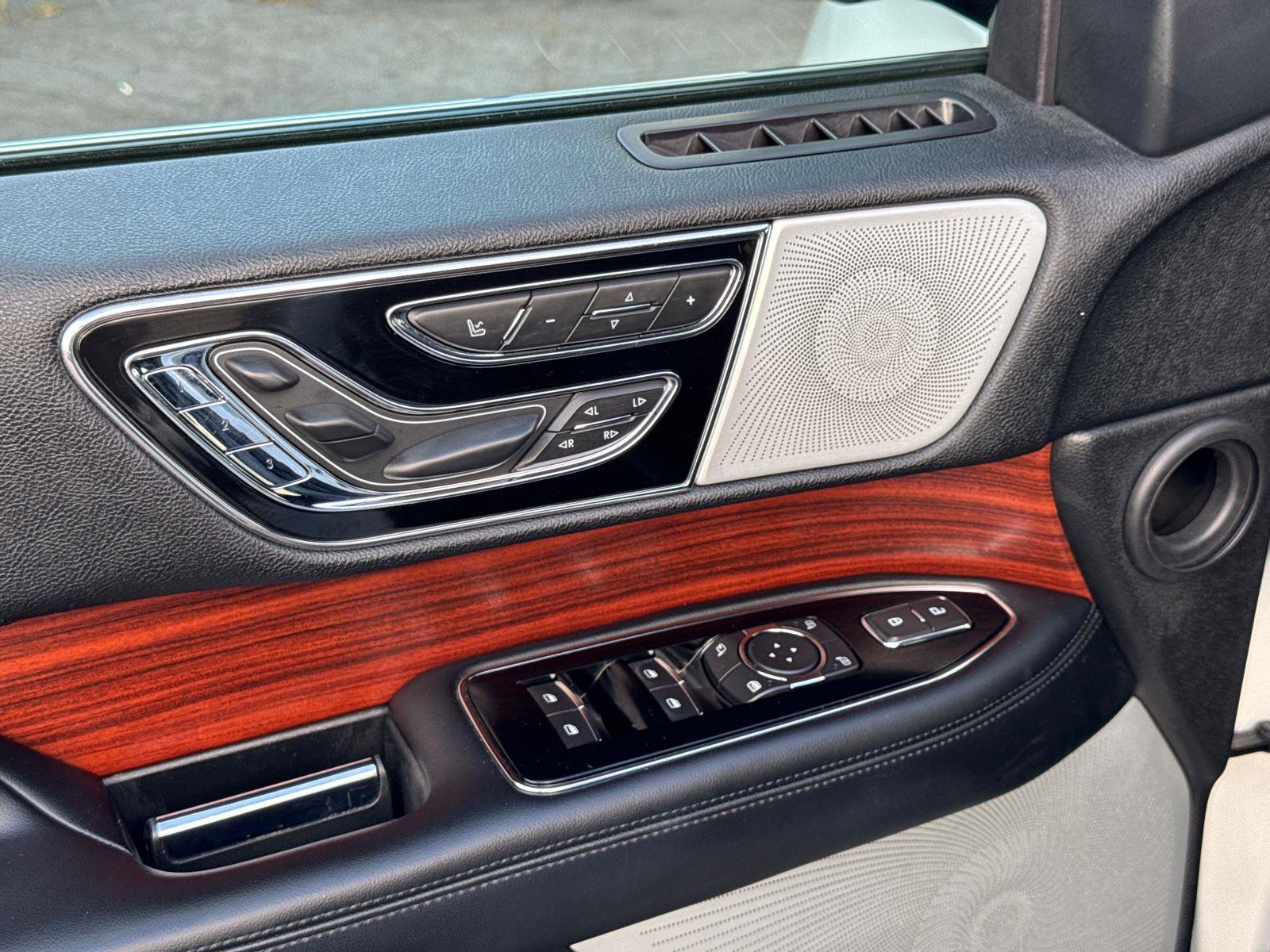 2020 Lincoln Navigator Reserve photo 28