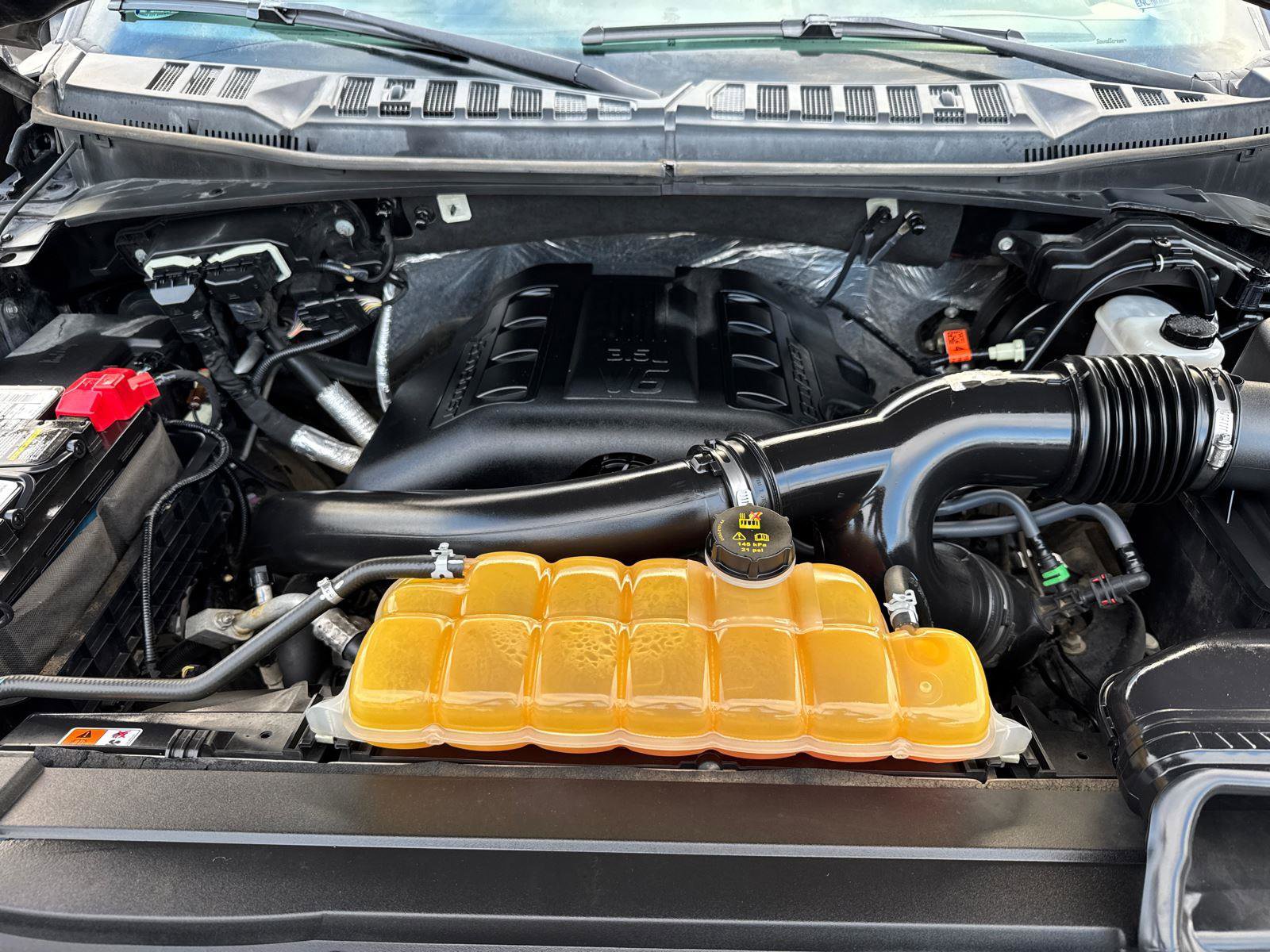 2016 Ford F-150 XLT photo 11