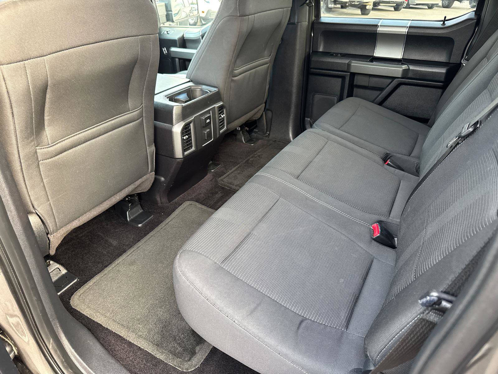 2016 Ford F-150 XLT photo 19