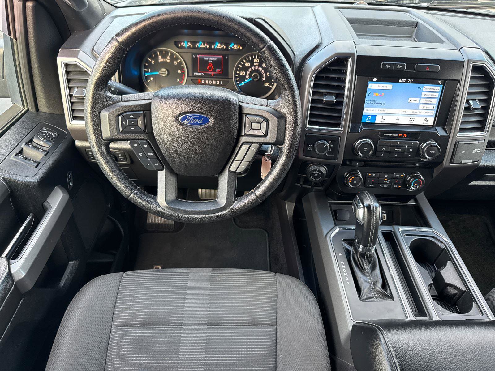 2016 Ford F-150 XLT photo 21