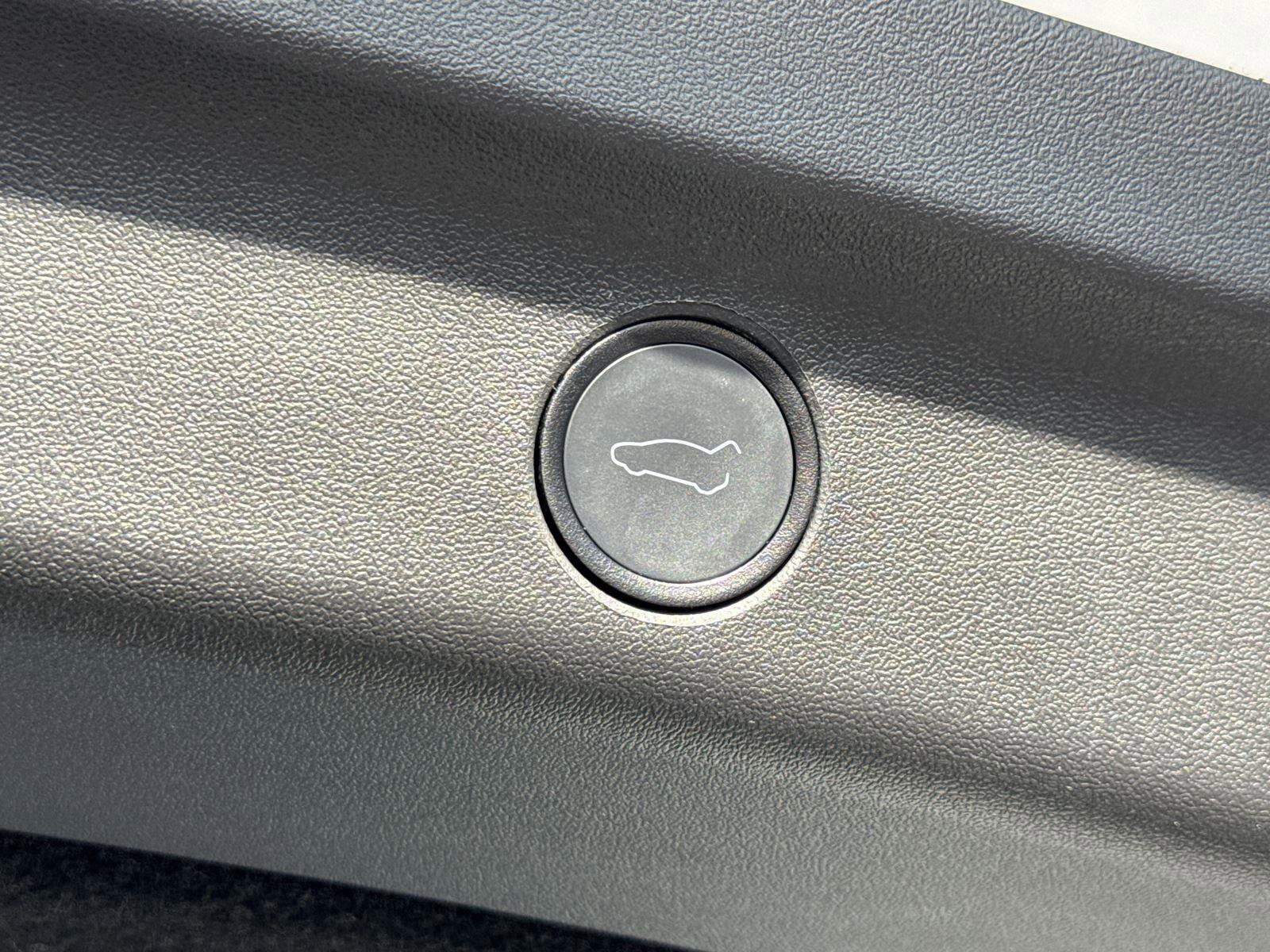 2021 Tesla Model Y Long Range photo 11