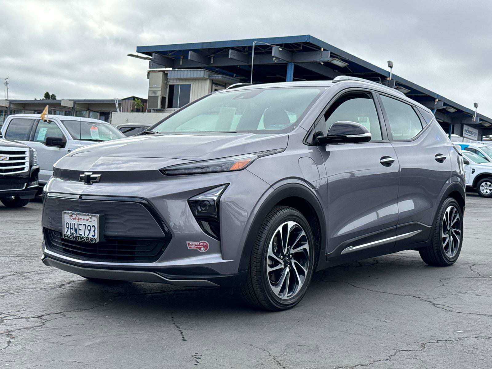 2023 Chevrolet Bolt EUV Premier photo 3