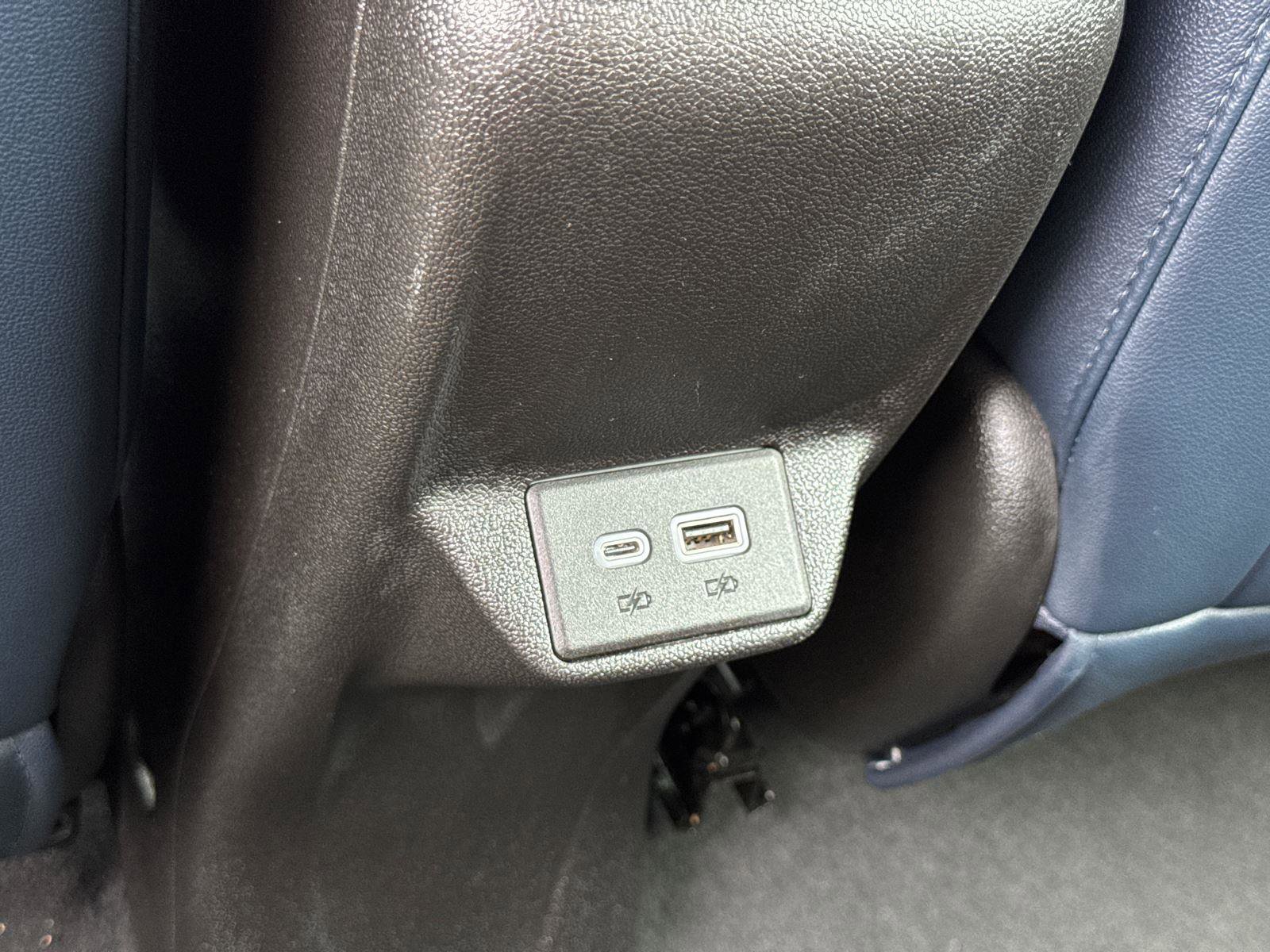 2023 Chevrolet Bolt EUV Premier photo 18