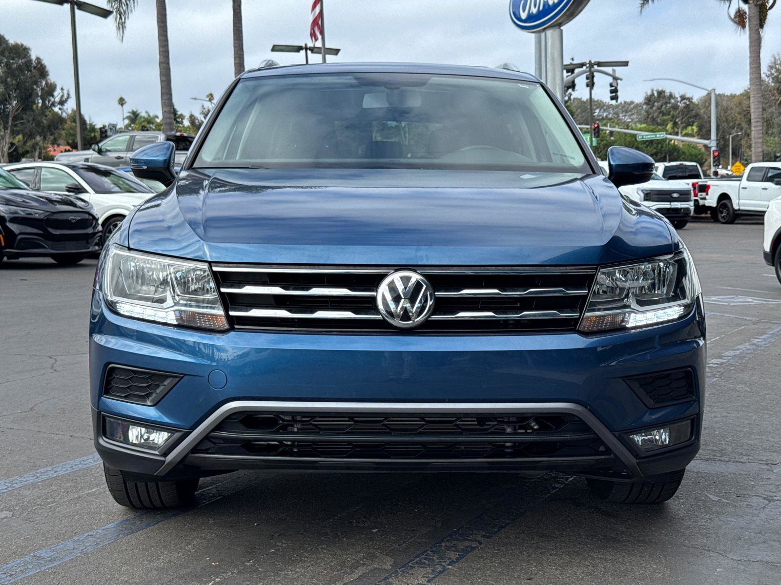 2018 Volkswagen Tiguan SEL photo 3