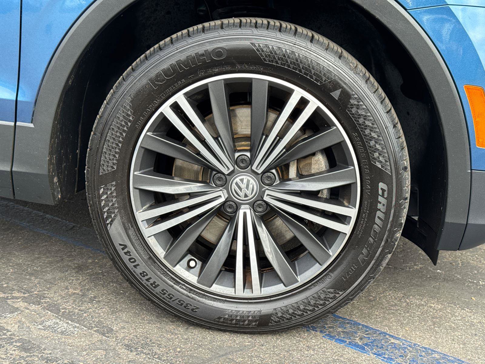 2018 Volkswagen Tiguan SEL photo 4