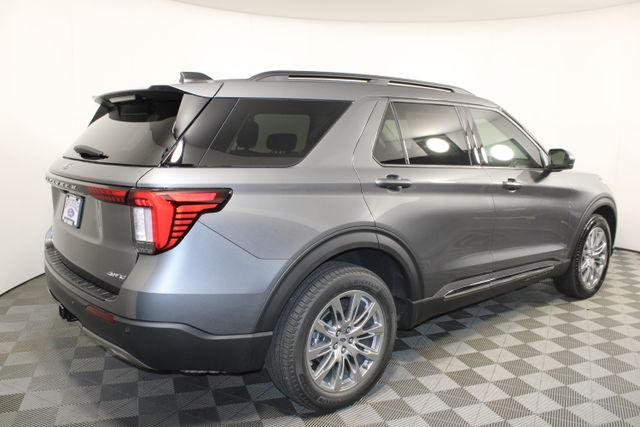 2025 Ford Explorer photo 3