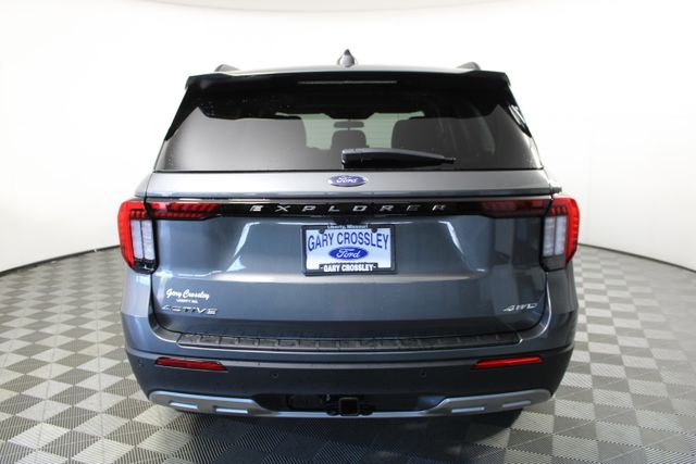 2025 Ford Explorer photo 4