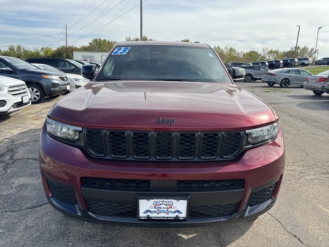 2023 Jeep Grand Cherokee Altitude photo 2