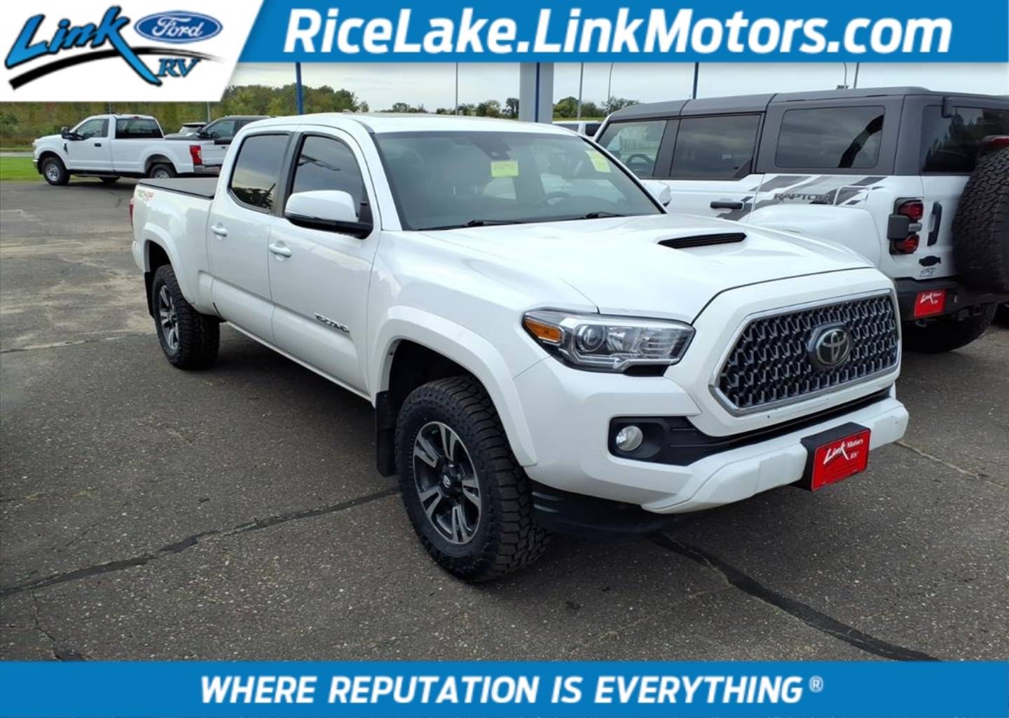 2019 Toyota Tacoma SR5's photo