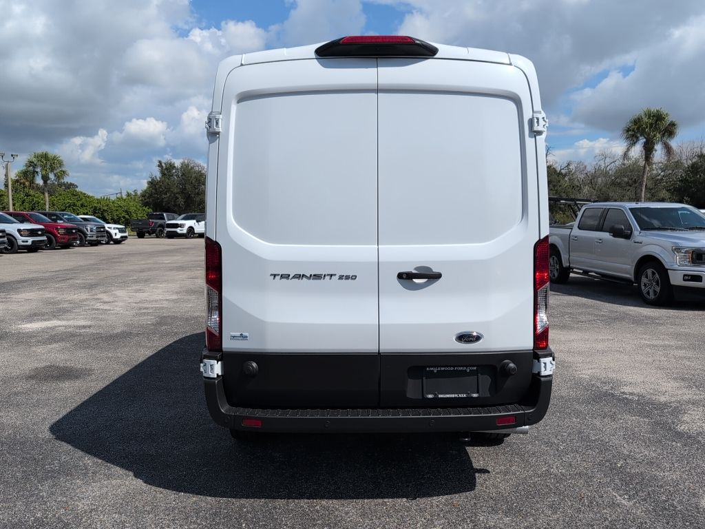 2025 Ford Transit photo 3