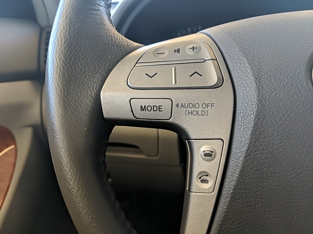 2010 Toyota Camry XLE photo 15