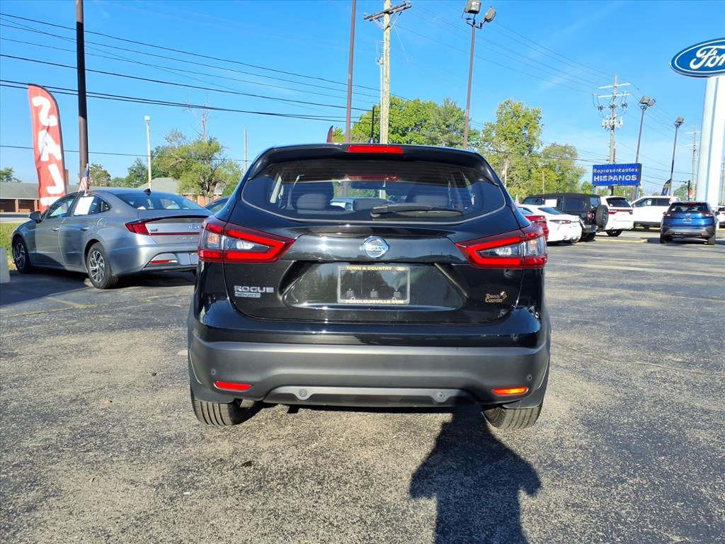 2021 Nissan Rogue Sport S photo 3