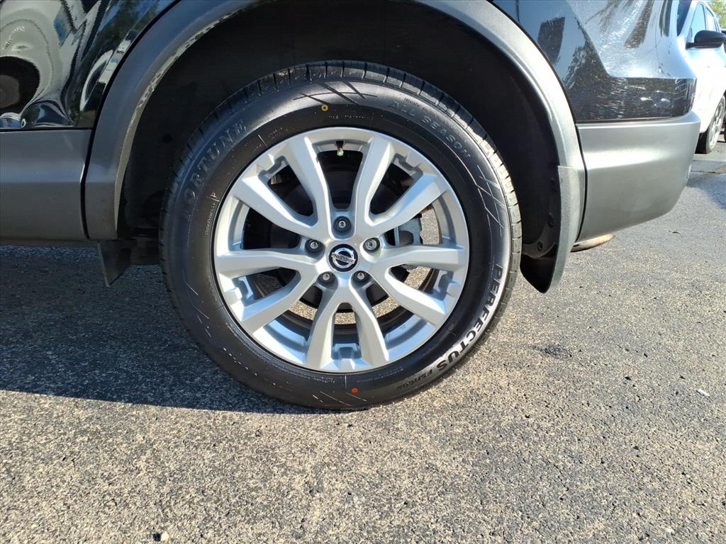 2021 Nissan Rogue Sport S photo 9