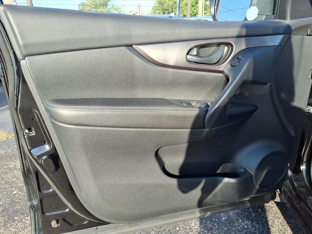 2021 Nissan Rogue Sport S photo 11