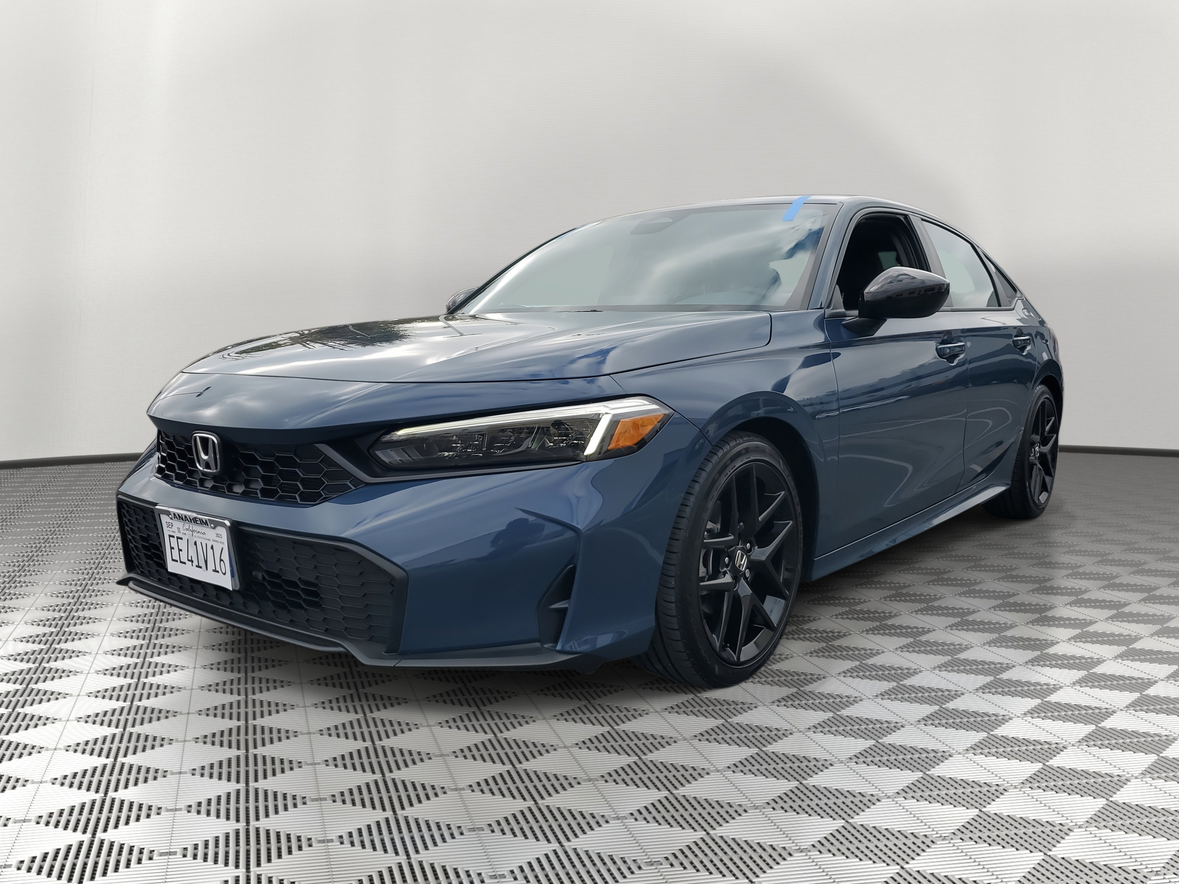 2025 Honda Civic Sport photo 2