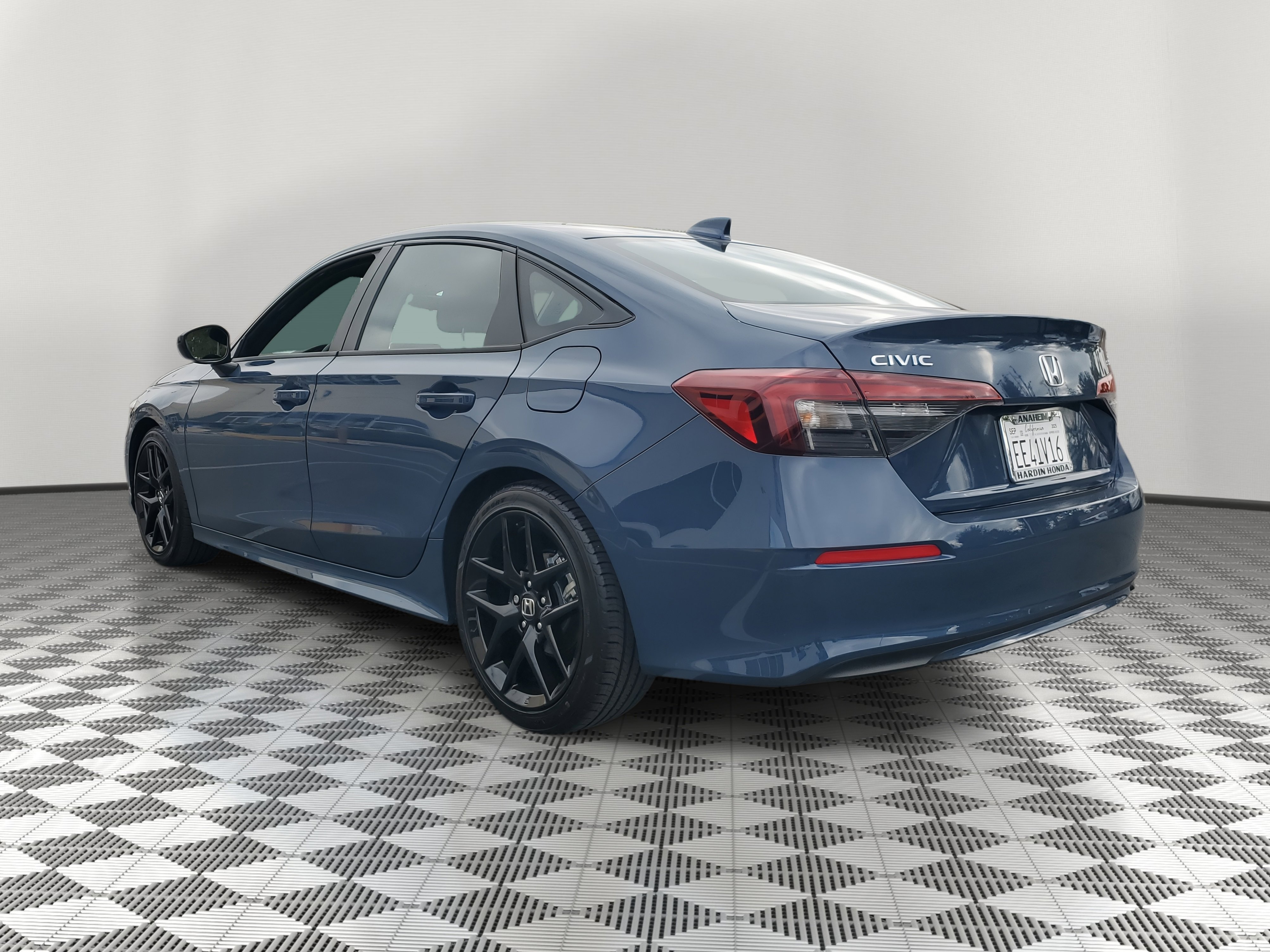 2025 Honda Civic Sport photo 3