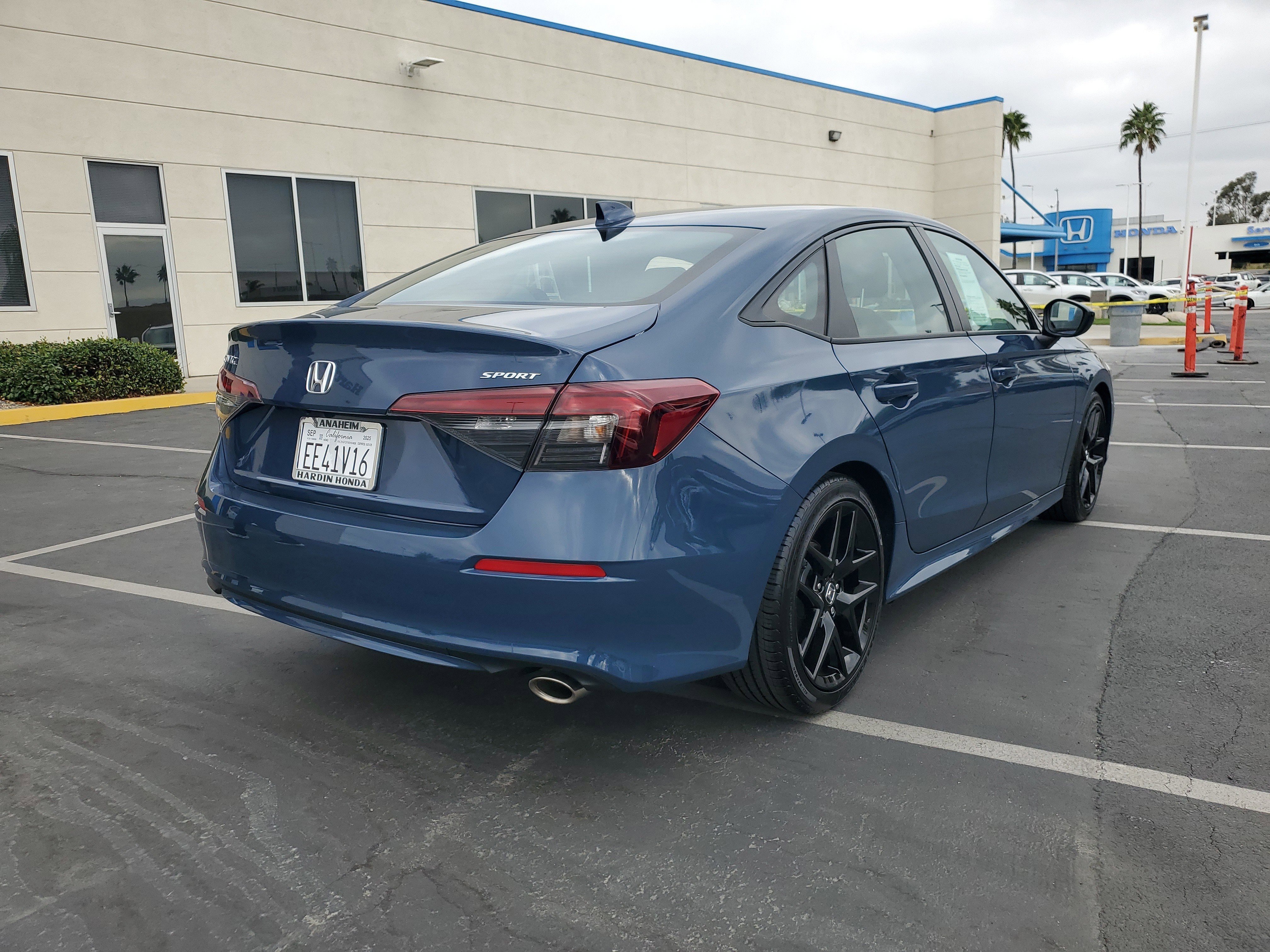 2025 Honda Civic Sport photo 4