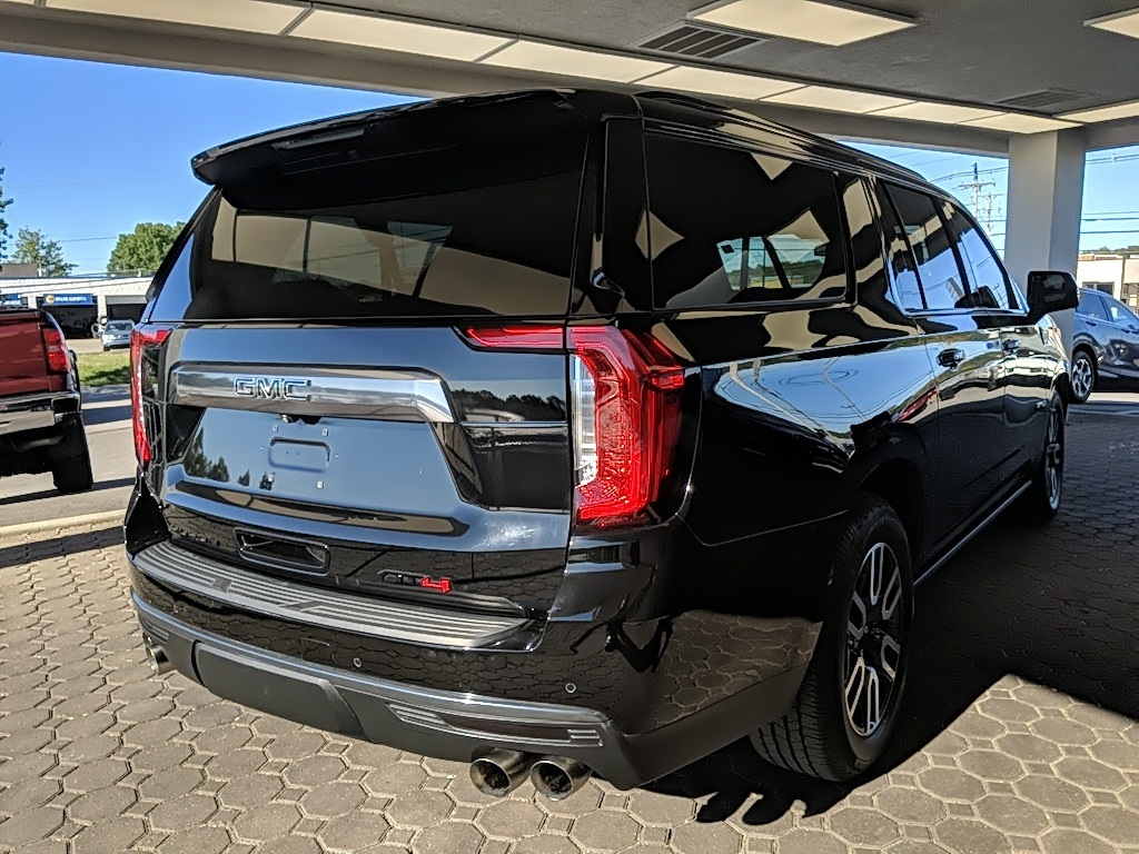 2023 Gmc Yukon XL AT4 photo 2