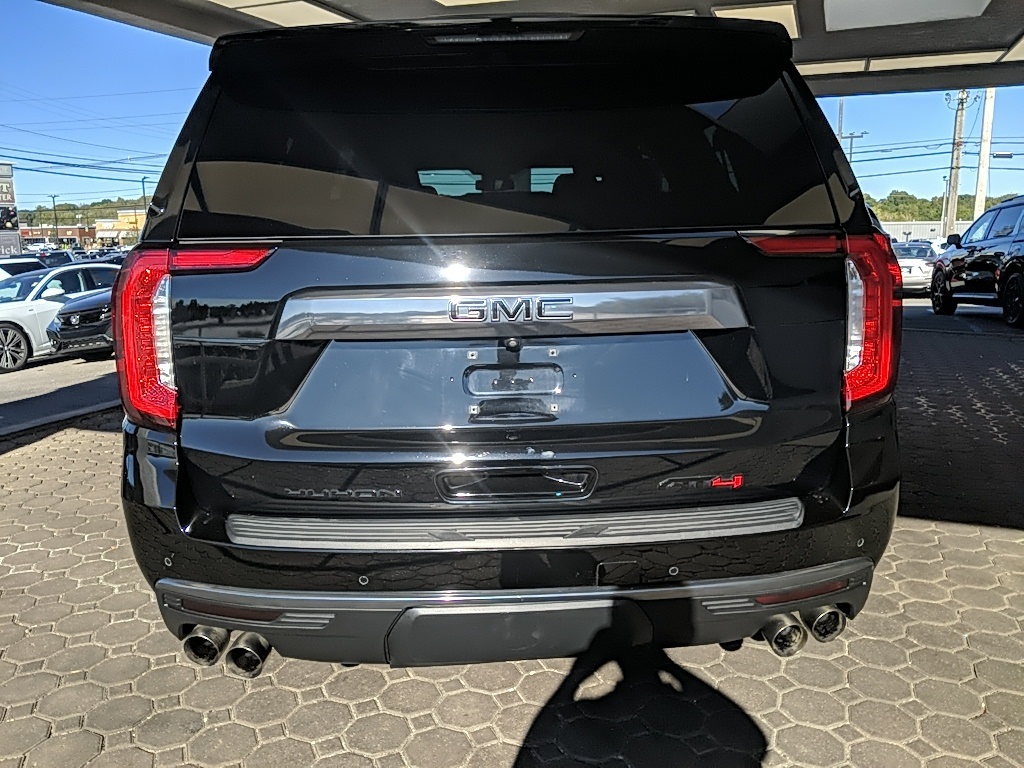 2023 Gmc Yukon XL AT4 photo 3