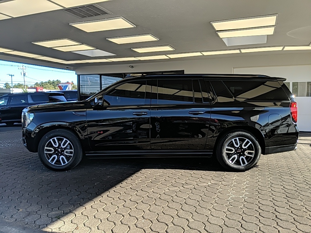 2023 Gmc Yukon XL AT4 photo 5