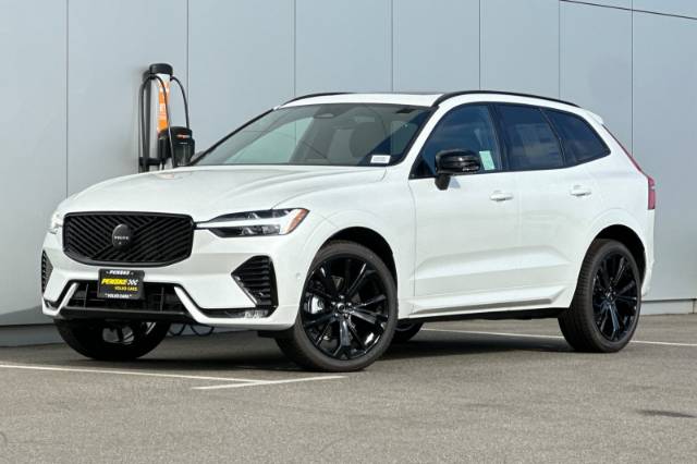 2026 Volvo XC60 B5 Ultra Black Edition
