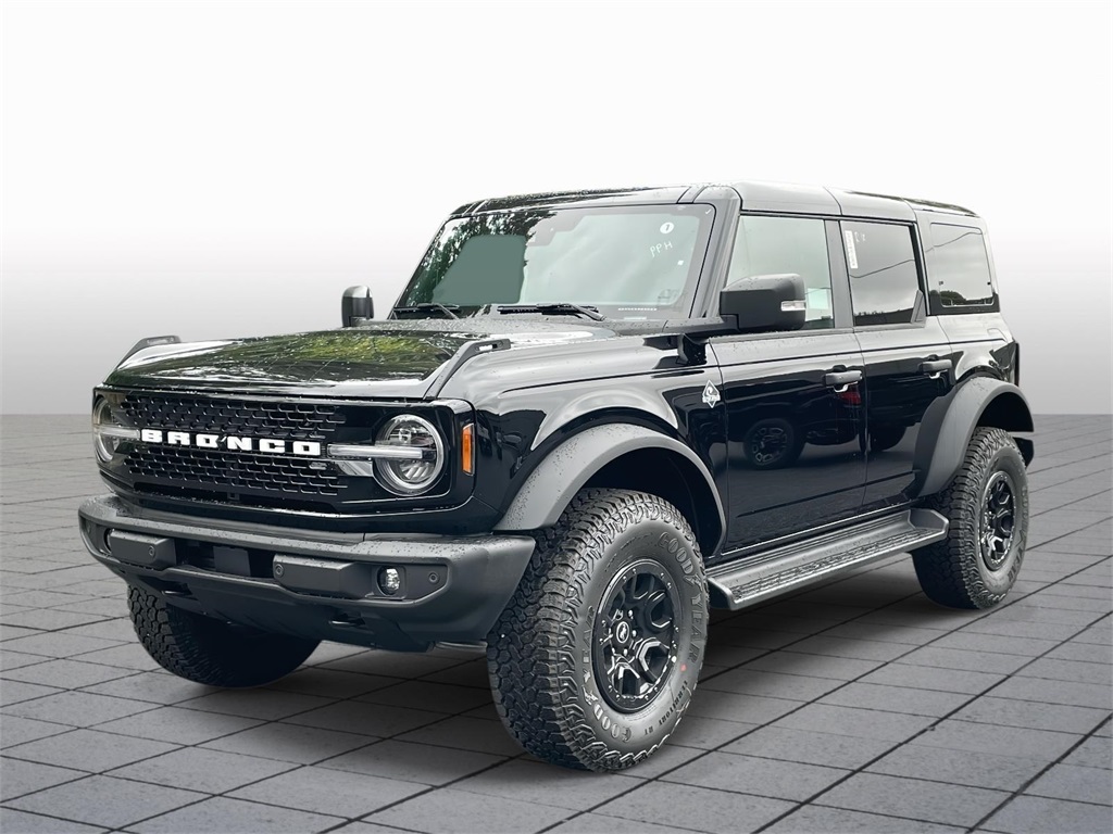 2025 Ford Bronco Outer Banks photo 2