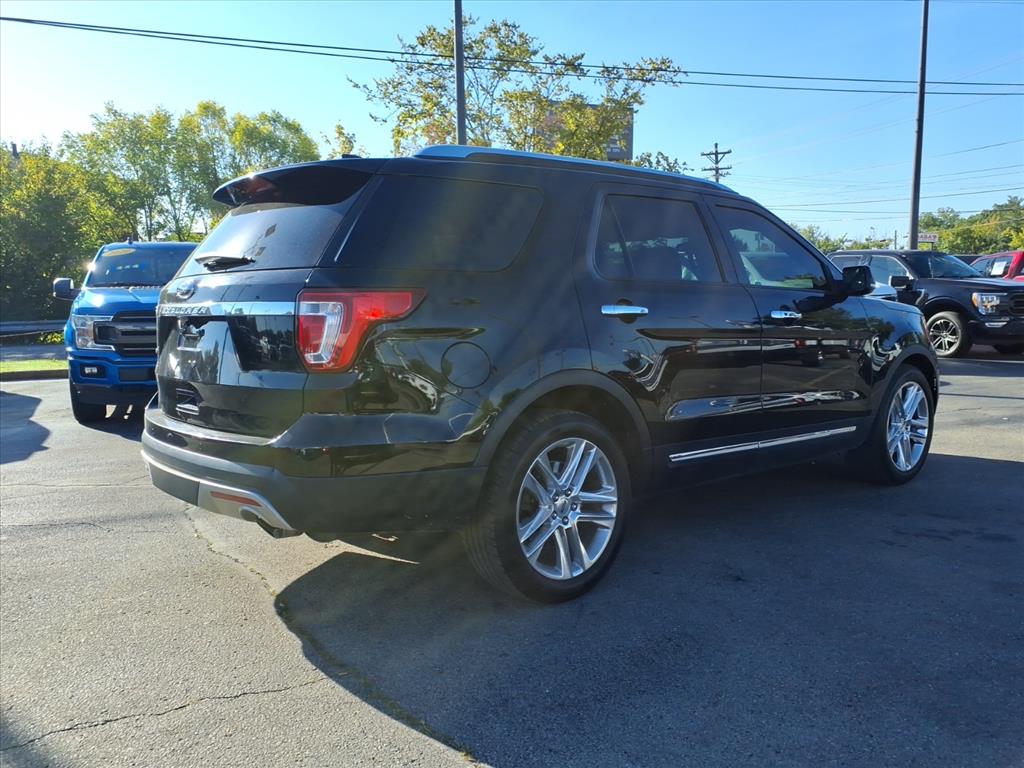 2017 Ford Explorer Limited photo 2