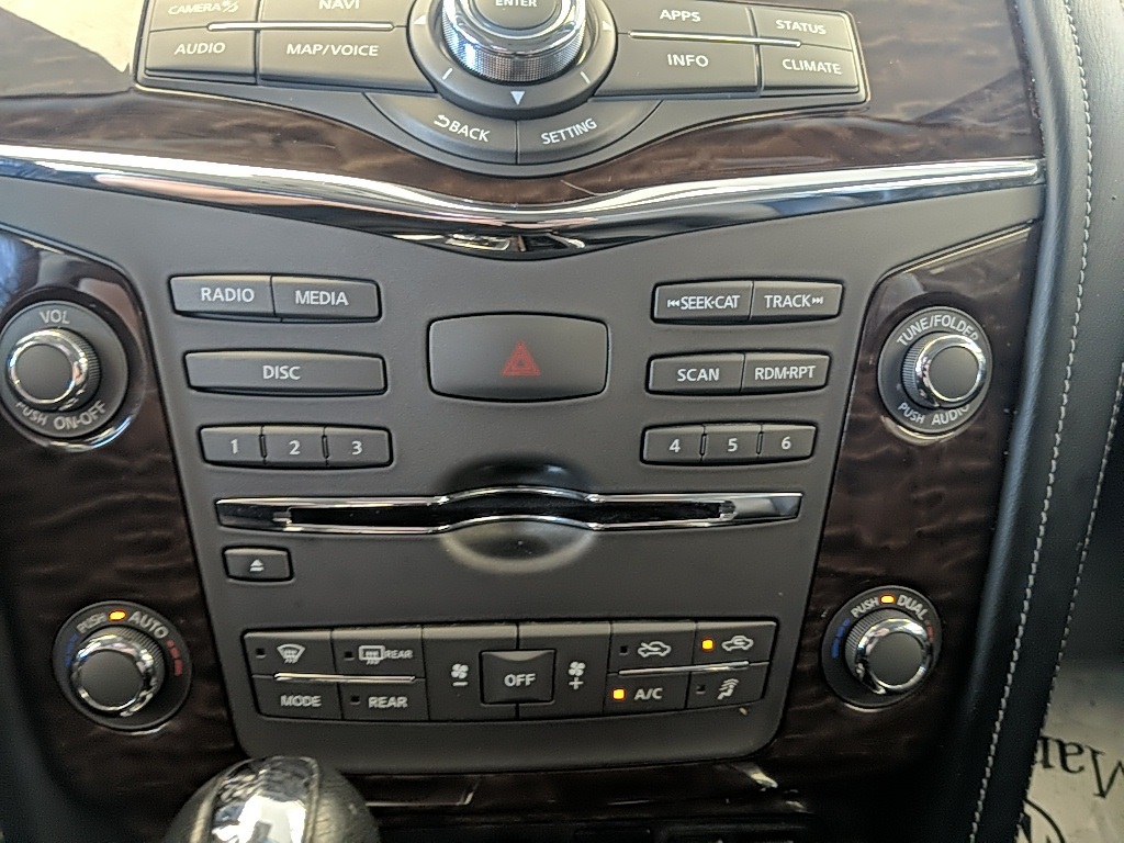 2020 Nissan Armada SL photo 21