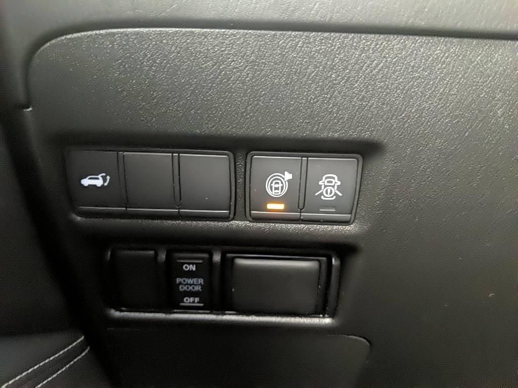 2020 Nissan Armada SL photo 25