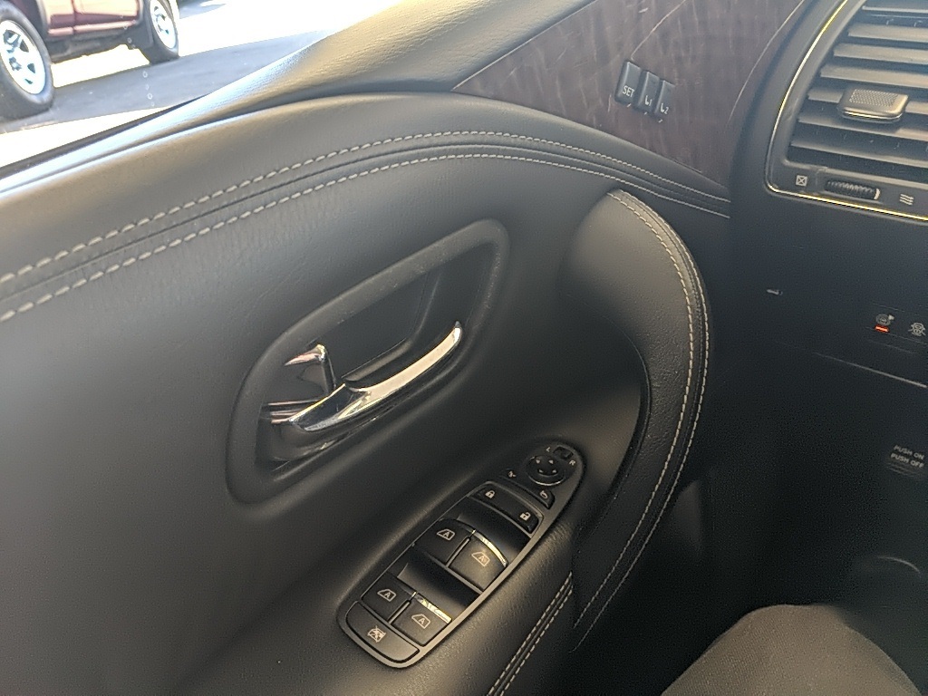 2020 Nissan Armada SL photo 27