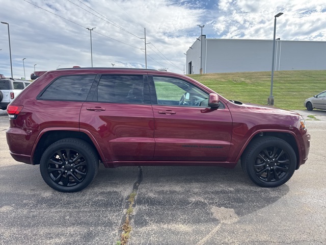 2018 Jeep Grand Cherokee Altitude photo 17