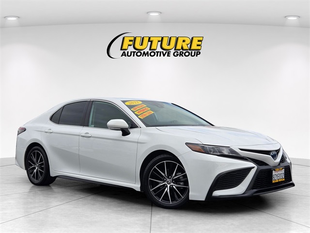2022 Toyota Camry Hybrid SE