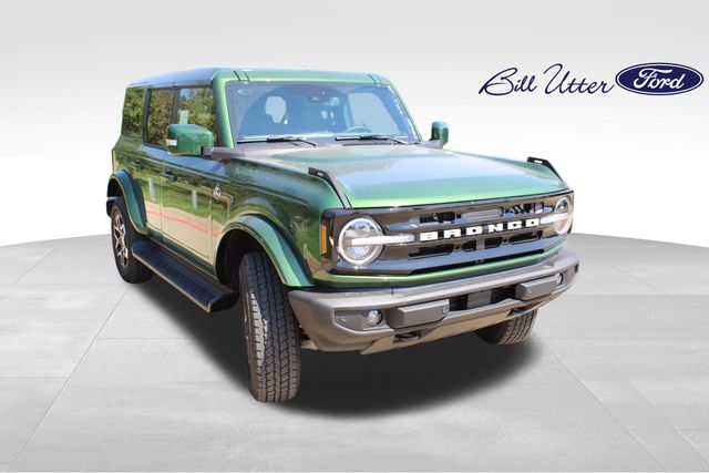 2025 Ford Bronco Outer Banks photo 2