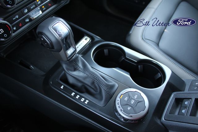2025 Ford Bronco Outer Banks photo 12