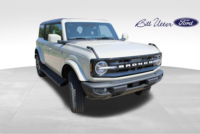 2025 Ford Bronco Outer Banks photo 2