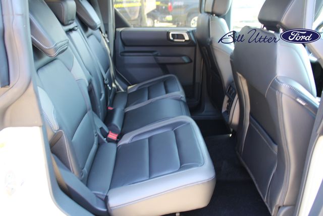2025 Ford Bronco Outer Banks photo 8