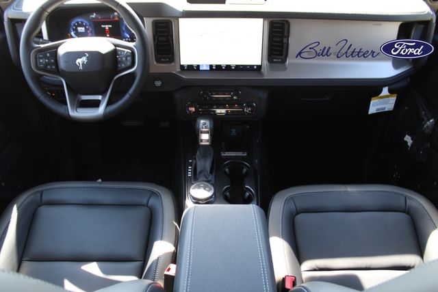 2025 Ford Bronco Outer Banks photo 10