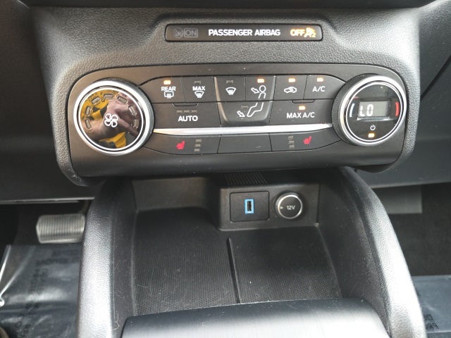 2020 Ford Escape SE photo 16
