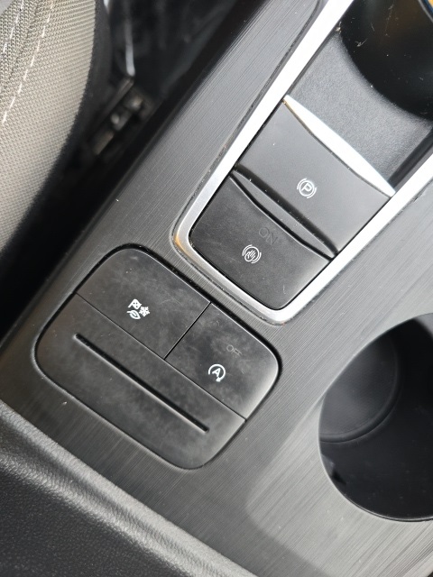 2020 Ford Escape SE photo 17